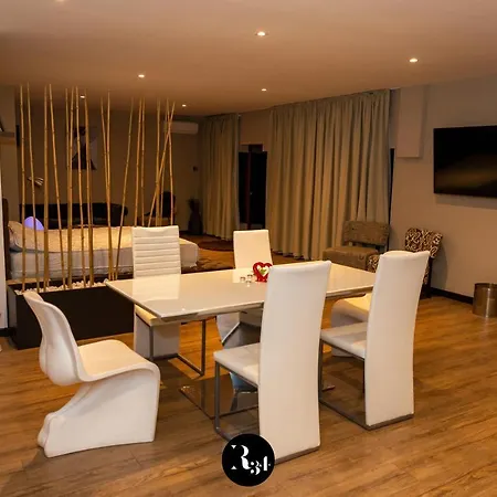R34 Boutique Къща за гости 4*