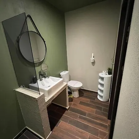 R34 Boutique Къща за гости 4*