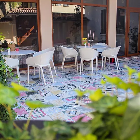 R34 Boutique Къща за гости